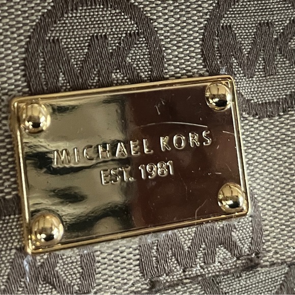 Michael Kors mini shoulder purse - Picture 4 of 5